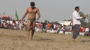 Indian wrestler's hot bulge