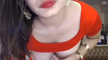 Desi girl showing pussy to her fans