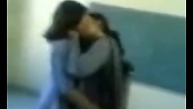 PREVIEW: All Girls Kiss College in Sialkot - Pakistan, (4 Minutes)