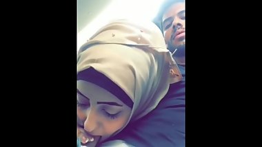Hijab Muslim Girl Sucking Her Boyfriends Big Dick