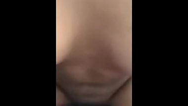 Coolie gyal Duck work to go river