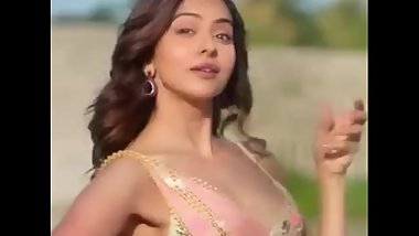 Indian actress rakul preet Singh hot boob shaking scene
