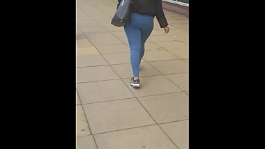 Sexy Indian girl with a huge butt in tight jeans