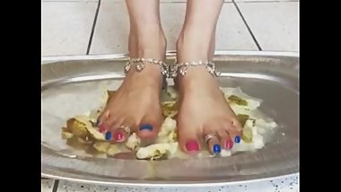 who want to eat crushed fruit from Indian goddess feet