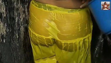 Sexy Indian Hot Bhabhi Enjoying in Bathroom MMS