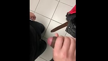 Str8 white guy blows uncut Indian in public and he cums in 20 seconds