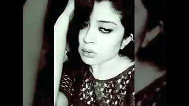 Most Beautiful Indian anuty Showing Nude