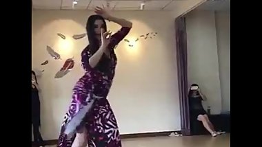Aunty ja hot Belly Dance