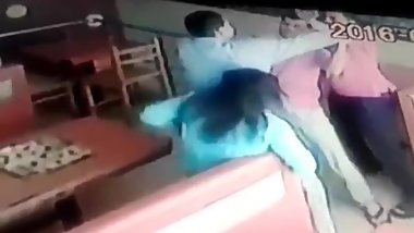 Pizza shop mai couple pakde gye