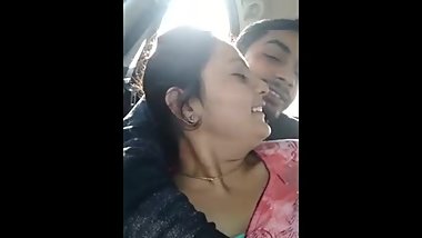 indian marrried girl romance with ex boyfriend in car nd kissing each other