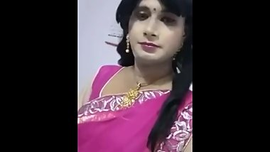 Banarasi bhabhi live on cam (Bhabhi from Varanasi)