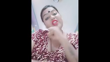 Indian milf aunty saying jor se dabana