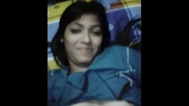 gf ko dost ke room me choda