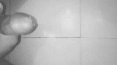 Desi Boy masturbate after fucking in bath