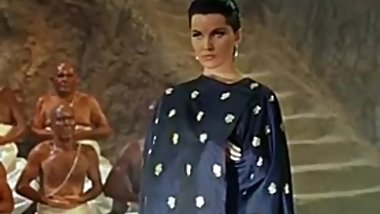 Sensei Feng Xhui & Big Bushgi - Tantra (Indian Dance)