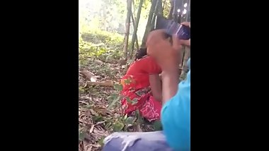 Jungle me bhabi ki chudai