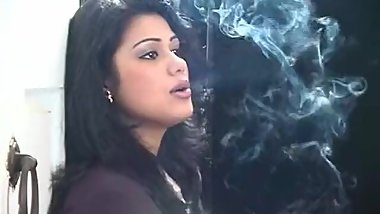 The hot Indian who inhales